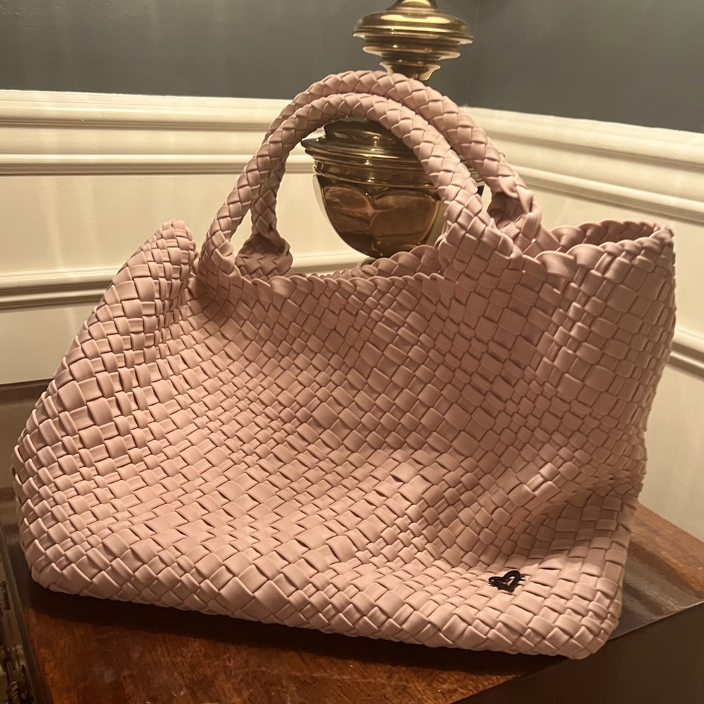 Prenelove woven tote handbag with wristlet / pouch !